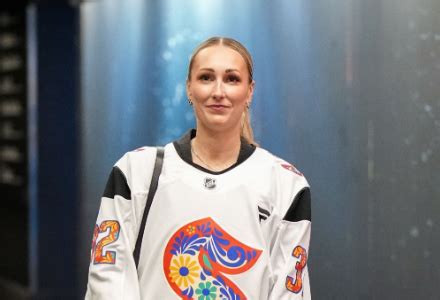 “Zero females in NHL”: 32 YO Jessica Campbell, assistant coach for the ...
