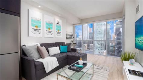 Luxury CN Tower View King Bed & Balcony FREE PARK - Condominiums for ...