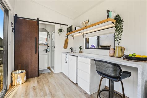The Joey Is an Affordable and Eco-Friendly Tiny House With a Luxurious ...