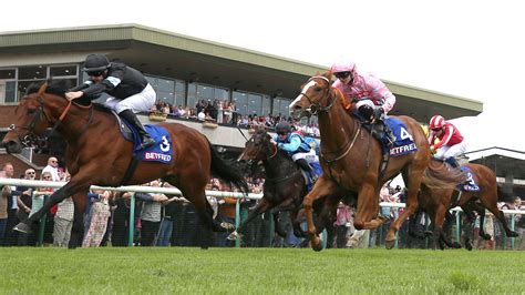Haydock: Inisherin takes Sandy Lane Stakes for Tom Eaves as Vandeek ...