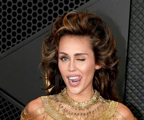 Miley Cyrus Net Worth 2025: Pop Star’s Music & Media Empire