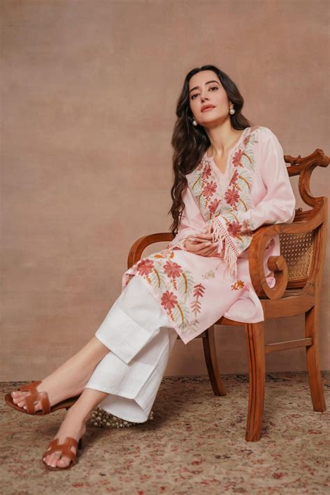 House Of Kari(Chikankari Clothing) - Komal x HOK Falak Kashmiri Long ...