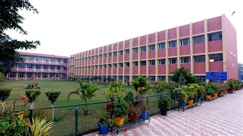 GGDSD College Chandigarh: Admission 2025, Ranking, Fees, Courses ...