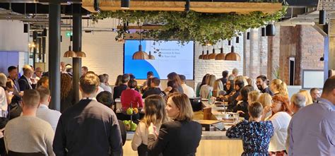 Hold a Successful Company Town Hall Meeting - Tecinteractive