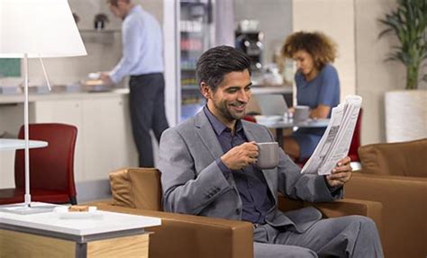 Lounges − Travel information − American Airlines