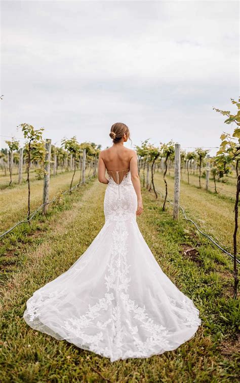 Strapless Sweetheart Fit And Flare Wedding Dresses