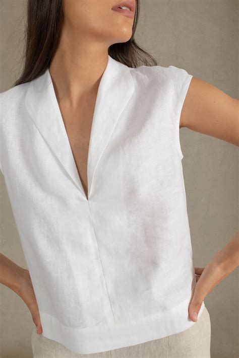 Nuvola Linen Top White - LUXMII | Vest top, Blouse designs, Bottom clothes