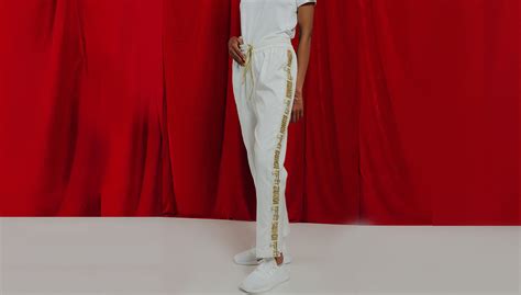 (She wears) the Pants – gundistudios