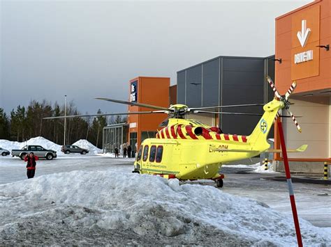 Ambulanse-helikopter landet utenfor Obs bygg - altaposten.no