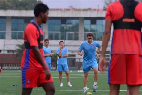 FC Goa kicks off new season under new coach Sergio Lobera - IBTimes India
