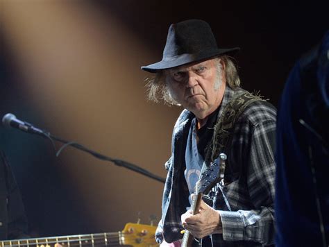 Neil Young must pass U.S. marijuana test to vote in 2020, he says ...