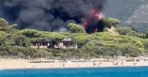 Incendio in campeggio a Castiglione della Pescaia: 600 evacuati. Fiamme ...