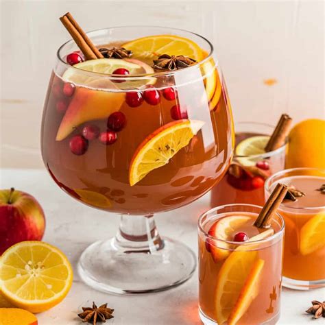 Spiced Apple Cider Punch Mocktail Recipe: Cozy Up with Fall Flavors ...