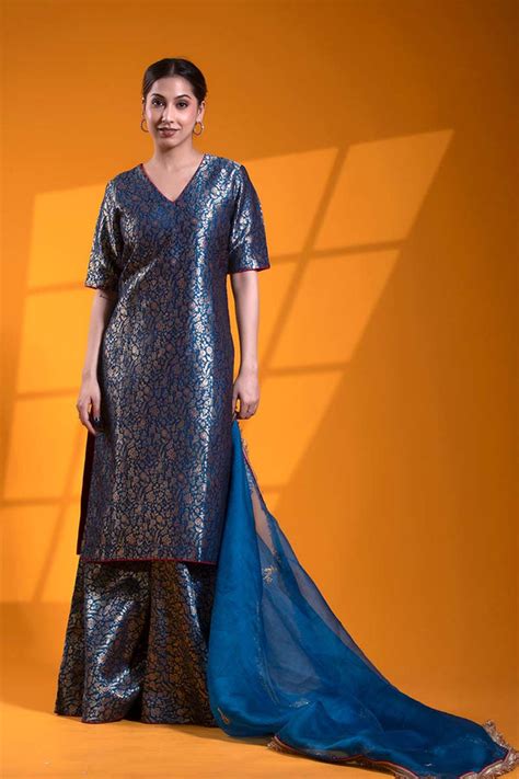 Buy Designer Online Suits For Women at Chinaya Banaras