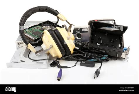 Old Technology Off White 的图像结果