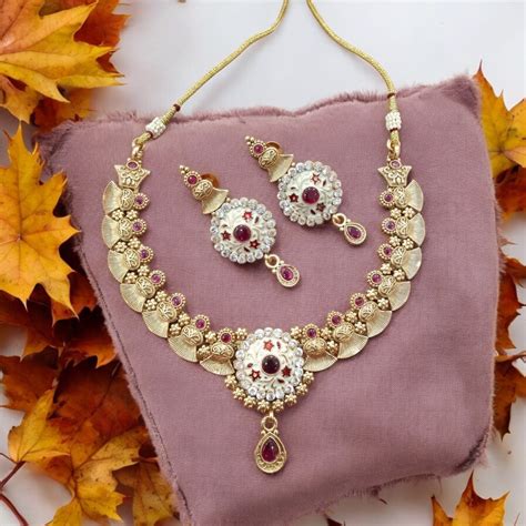 Exquisite handcrafted jewelry set with matching earrings – Shade Apart