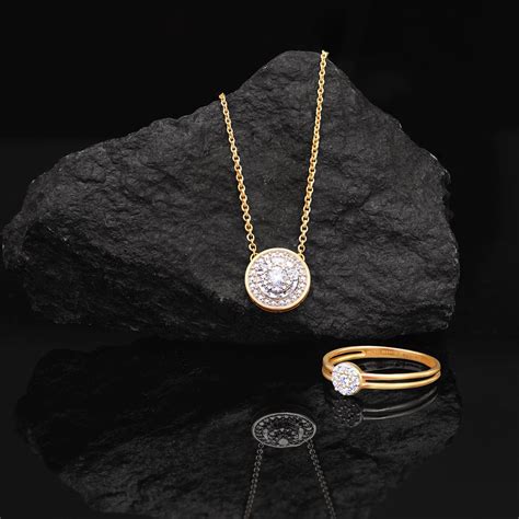 Fall Luxury: Stunning Gold & Lab Diamond Pendants for Every Occasion – GIVA