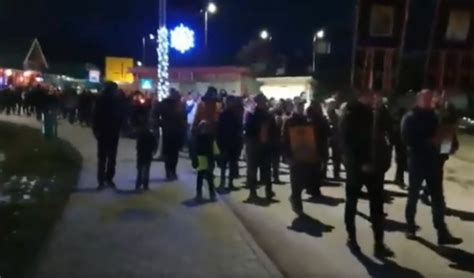 (VIDEO) CRNA GORA NA NOGAMA! 15.000 vernika isped Đurđevih Stupova ...