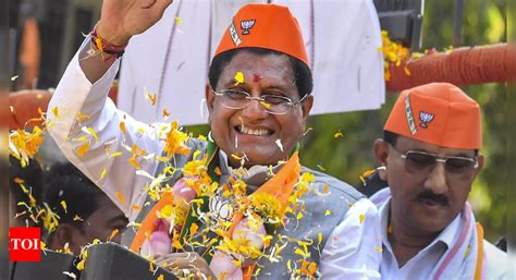 Lok Sabha polls: In bellwether Mumbai seat, mantri Goyal in ‘connect ...