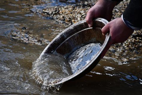 Where to Pan for Gold in North Georgia: Complete Guide + FAQs