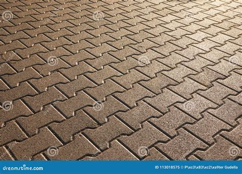 Making Stone Pavement 的图像结果