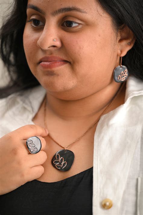 Hand Crafted Copper Enamel - Phyllo Coal Ring – ekibeki