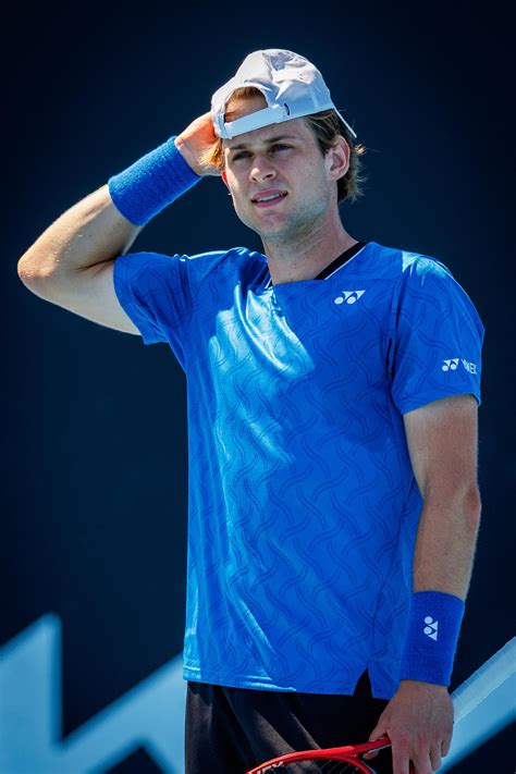 ATP Dubai - Zizou Bergs contre l'Américain Jenson Brooksby, 47e mondial ...