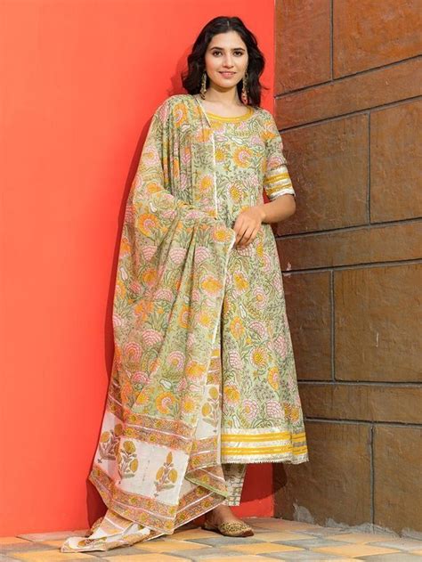 Buy Green Gota Work Handwoven Cotton Suit with White Hand Painted ...