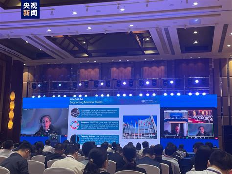 习近平出席并主持中国－东盟建立对话关系30周年纪念峰会 正式宣布建立中国东盟全面战略伙伴关系_欧美同学会