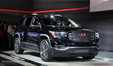 2017 GMC Acadia Uses Detroit for Downsizing, Denali and All-Terrain Offered - autoevolution