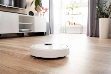 How Do AI-Powered Robot Vacuum Cleaners Work in a Smart Home? - Hongkiat