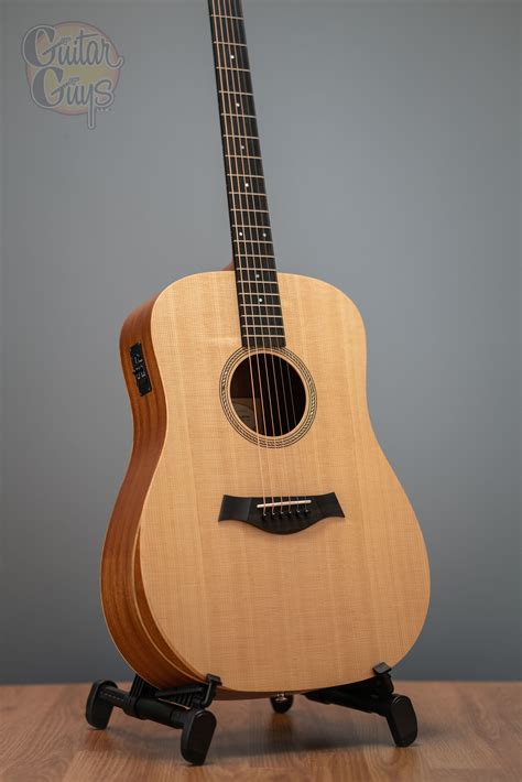 Taylor Academy 10e - Guitar Guys