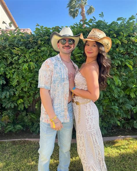 Silby | got a little dirt on my boots | Instagram