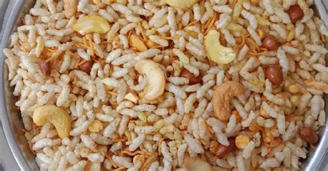 Masala murmura with cashew nuts Recipe by Rachana Gopireddy - Cookpad