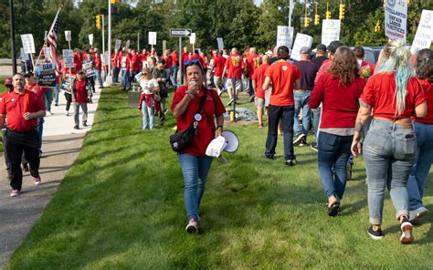 UAW calls upon 38 GM, Stellantis parts locations to join strike - mlive.com