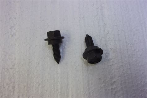 HOOD HINGE SHOULDER BOLTS 2 78-87