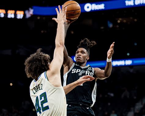 Photos: Spurs vs. Bucks 1/6 Photo Gallery | NBA.com