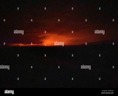 Mauna Loa, Hawaii, USA. 28th Nov, 2022. Mauna Loa eruption as viewed from Waikoloa at about 1 ...