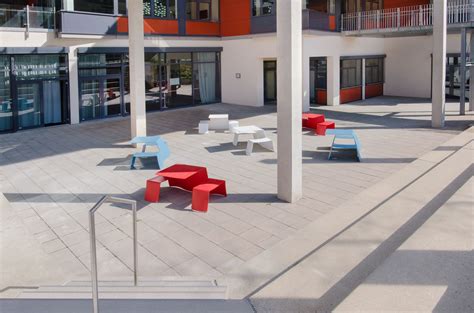 Frankfurt International School - References - Extremis