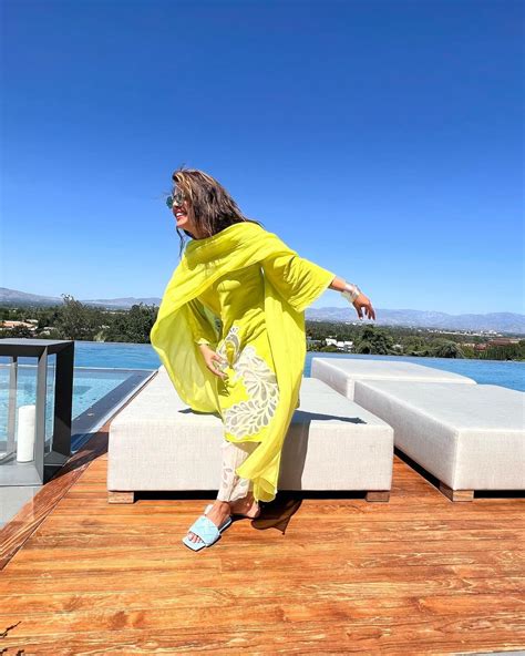 Priyanka Chopra’s neon yellow kurta set is the perfect summer outfit ...