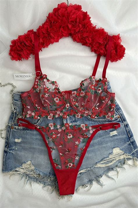 Morensa Red Floral Patterned Lace Bra Set- Trendyol
