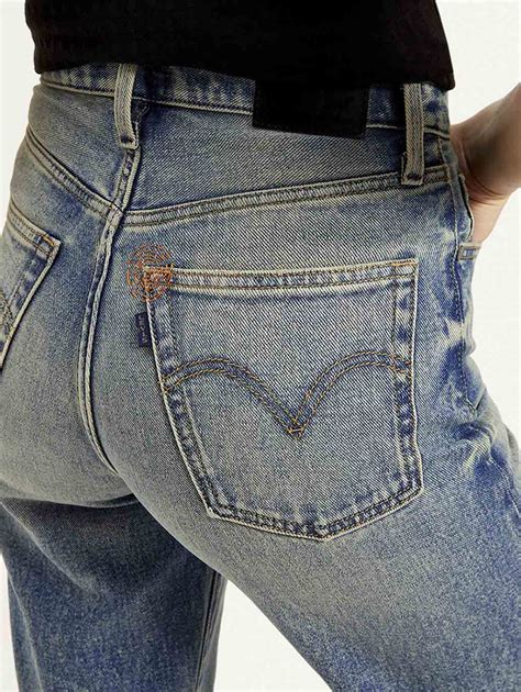 Women's Blue Ribcage Straight Fit High Rise Jeans – Levis India Store