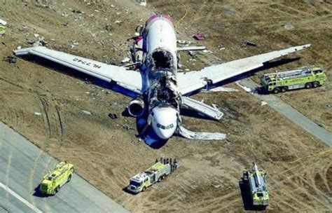 空难多发！又一架客机坠毁，断成三截，一起来查事故真凶_飞机