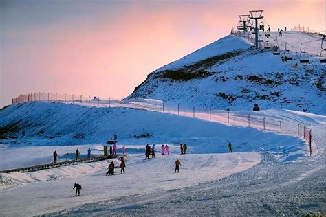冬游齐鲁｜这个冬天 青岛最全的滑雪场信息都在这-新华网山东频道