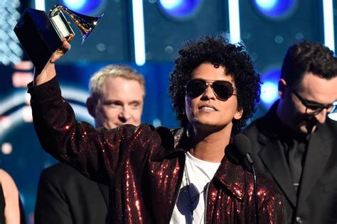 Bruno Mars 2022 Grammys