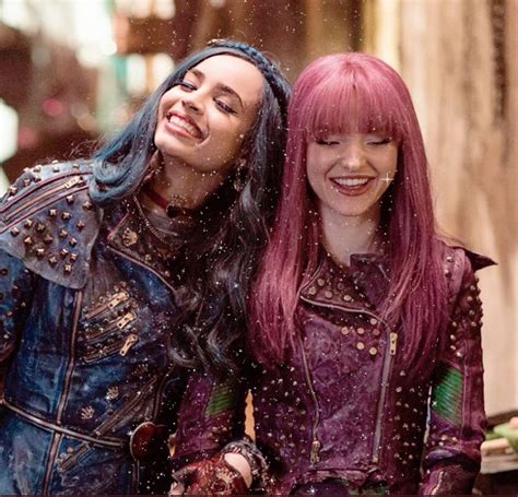 mal and evie | Mal and evie, Dove cameron descendants, Evie