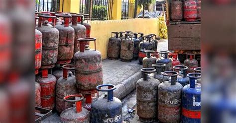 ବଢିଲା ଗ୍ୟାସ ଓ ବିମାନ ଇନ୍ଧନ ଦର | Inflation shock on the first day of ...