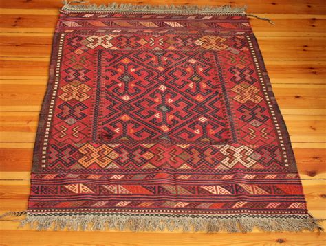 Colourful Turkmen Olam Suzani Rug | Gundara