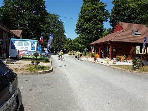 CAMPING ETANG DE LA VALLEE (Combreux) - Campground Reviews, Photos ...