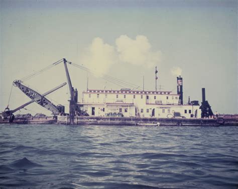 Kewaunee - Grab dredgers | Dredgepoint